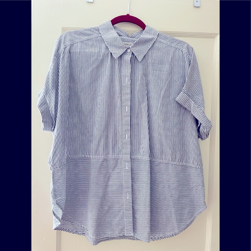 Calvin Klein Striped 3/10$